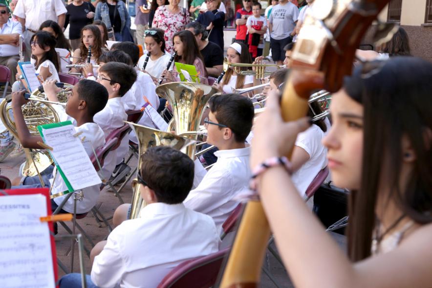 Conciertos Urbanos de la Escuela de Música en Distrito Centro -  Actuación de los músicos.