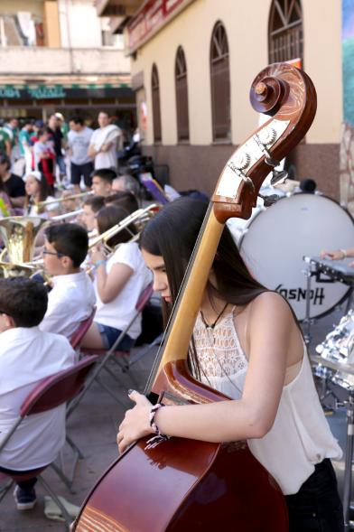 Conciertos Urbanos de la Escuela de Música en Distrito Centro -  Actuación de los músicos.