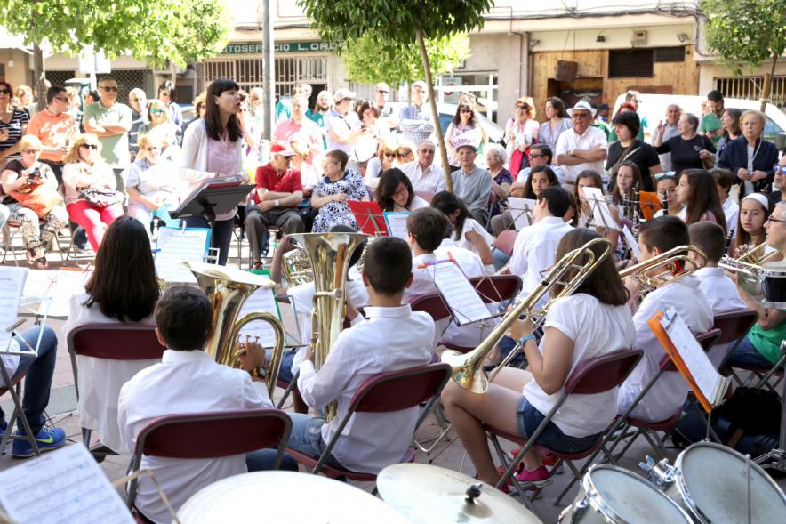 Conciertos Urbanos de la Escuela de Música en Distrito Centro - Actuación de los músicos.