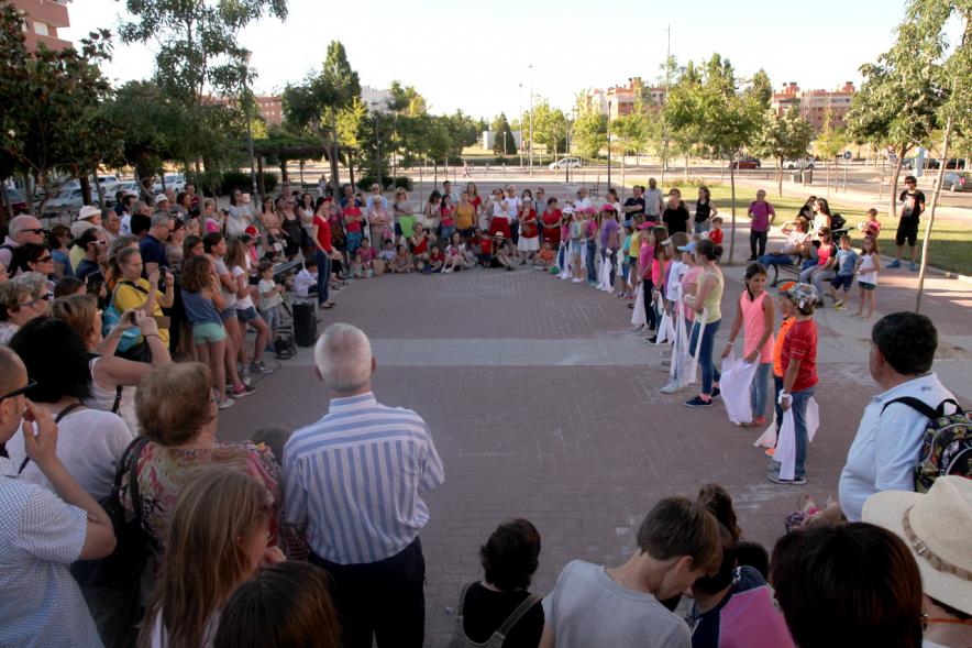 Actuaciones Urbanas de la Escuela Municipal de Música y Danza - Actuación de uno de los grupos participantes.
