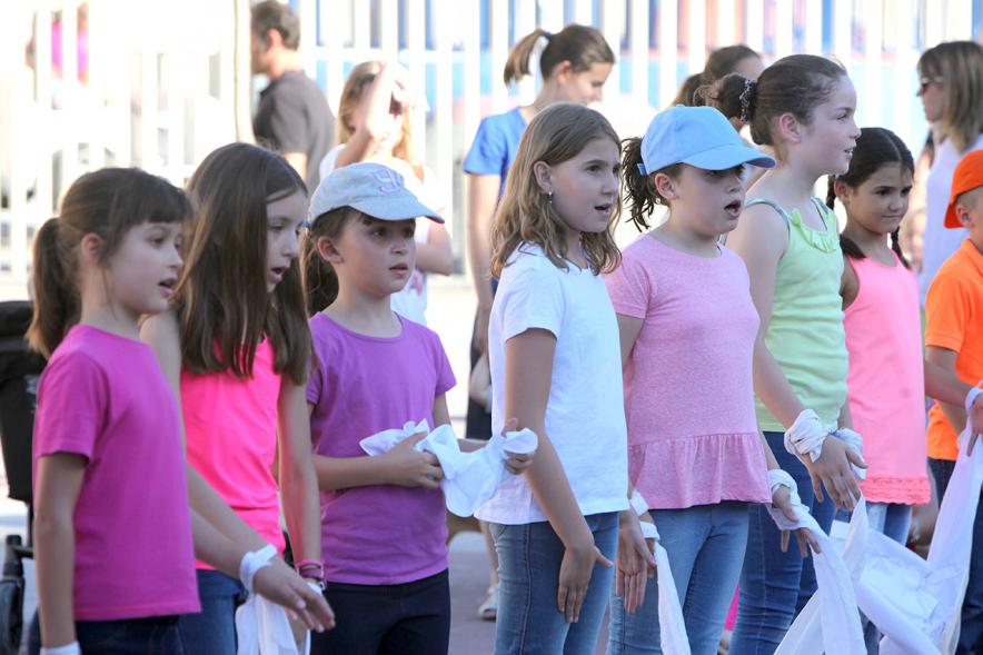 Actuaciones Urbanas de la Escuela Municipal de Música y Danza - Actuación de uno de los grupos participantes.