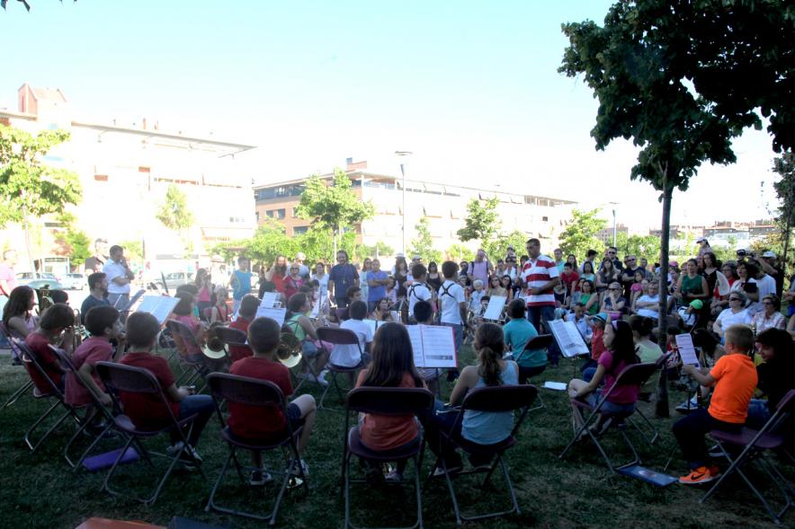 Actuaciones Urbanas de la Escuela Municipal de Música y Danza - Actuación de escuela municipal de música.