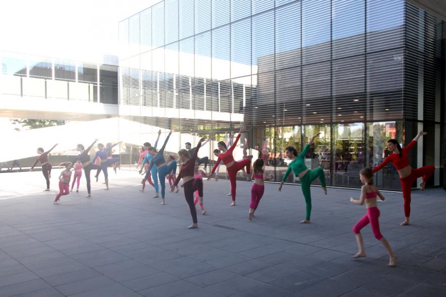 Actuaciones Urbanas de la Escuela Municipal de Música y Danza - Actuación de escuela municipal de danza.