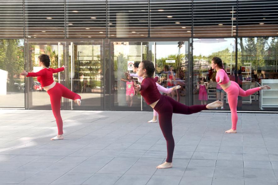Actuaciones Urbanas de la Escuela Municipal de Música y Danza - Actuación de escuela municipal de danza.