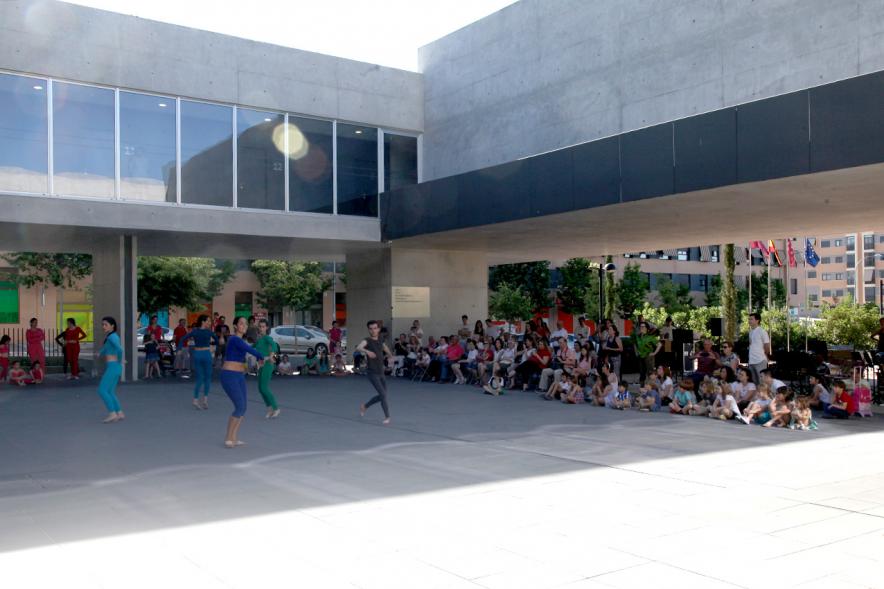 Actuaciones Urbanas de la Escuela Municipal de Música y Danza - Actuación de escuela municipal de danza.