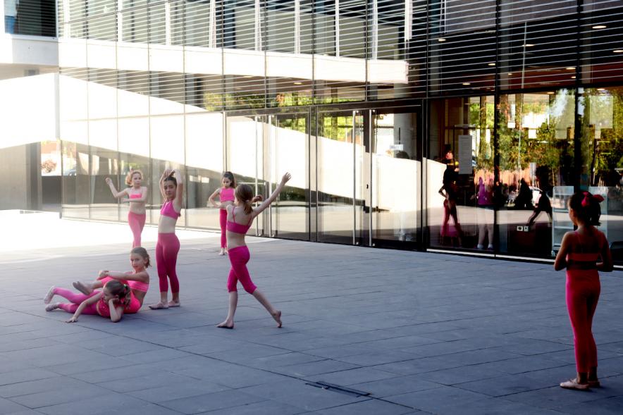 Actuaciones Urbanas de la Escuela Municipal de Música y Danza - Actuación de escuela municipal de danza.