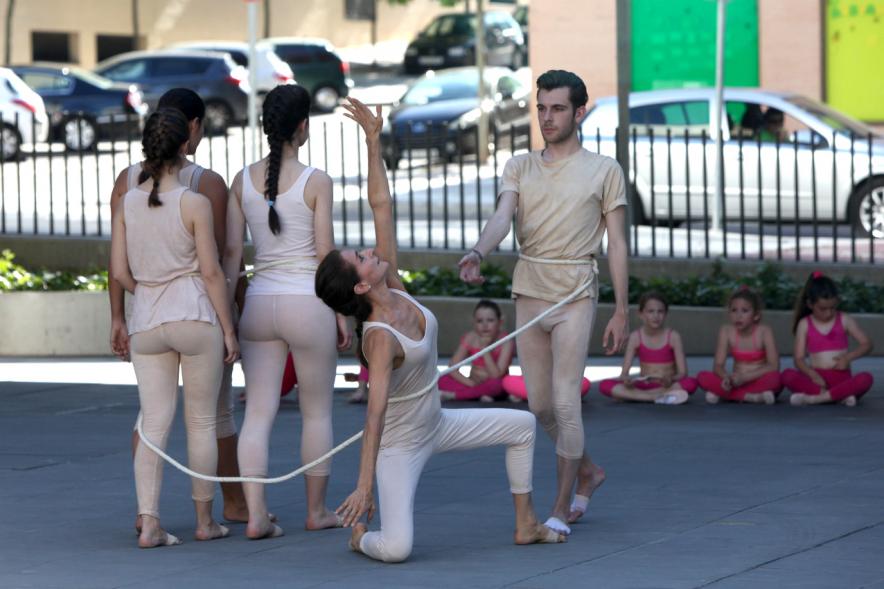 Actuaciones Urbanas de la Escuela Municipal de Música y Danza - Actuación de escuela municipal de danza.