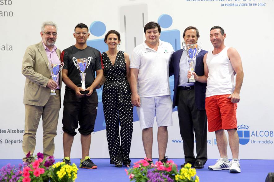Entrega de Trofeos de Competiciones Locales 2017-18 - Las autoridades locales entregan los premios.