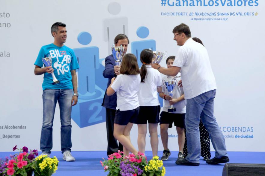 Entrega de Trofeos de Competiciones Locales 2017-18 - Las autoridades locales entregan los premios.