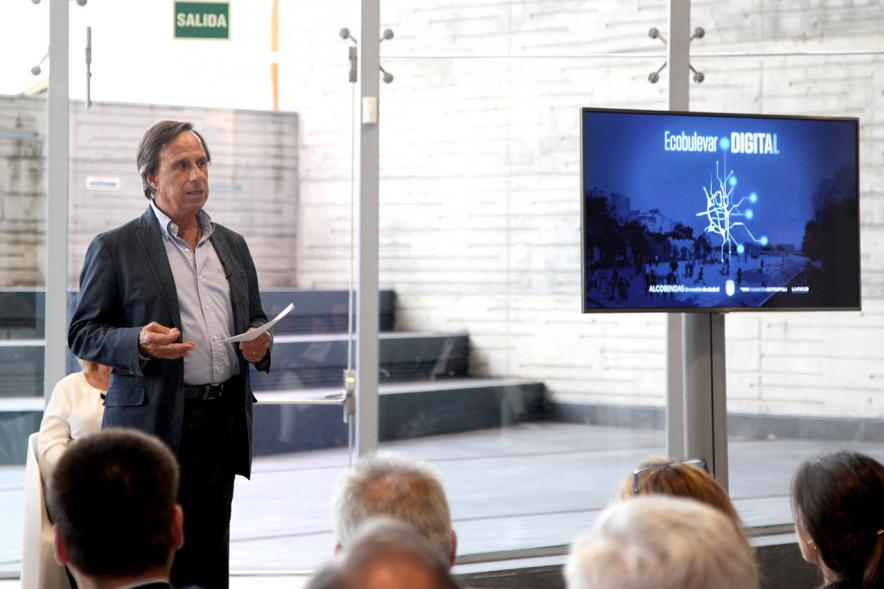 Presentación del Proyecto EcoBulevar en el Distrito Centro - El alcalde responde.