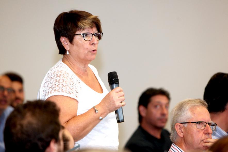 Presentación del Proyecto EcoBulevar en el Distrito Centro - Los asistentes preguntan.
