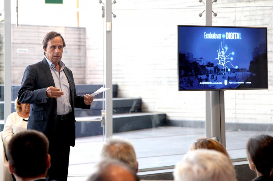 Presentación del Proyecto EcoBulevar en el Distrito Centro - El alcalde responde.