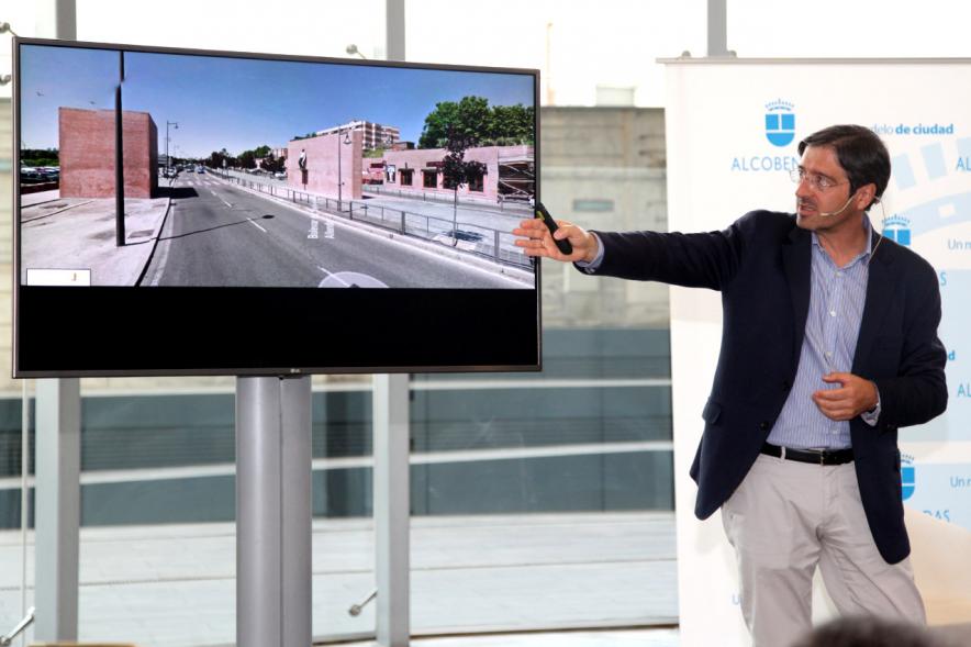 Presentación del Proyecto EcoBulevar en el Distrito Centro - Exposición del proyecto.