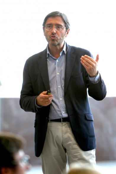 Presentación del Proyecto EcoBulevar en el Distrito Centro - Presentador del evento. 