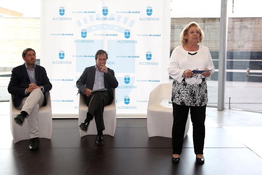 Presentación del Proyecto EcoBulevar en el Distrito Centro - El alcalde y dos ponentes. 
