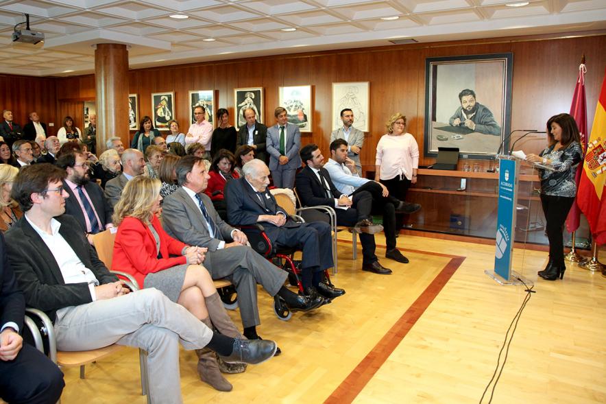 Homenaje a Eduardo Martínez Cabrera (Fundador del Grupo PAYMA) - Imagen lateral del homenaje.