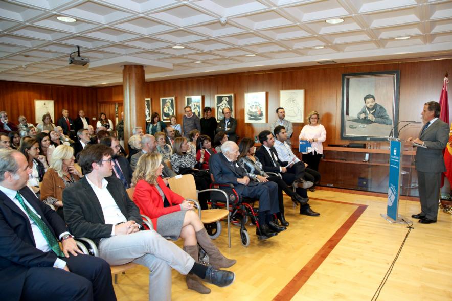 Homenaje a Eduardo Martínez Cabrera (Fundador del Grupo PAYMA) - Toma lateral de la sala.
