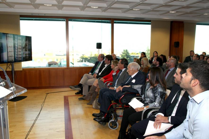 Homenaje a Eduardo Martínez Cabrera (Fundador del Grupo PAYMA) - Fila principal con las autoridades y el homenajeado.