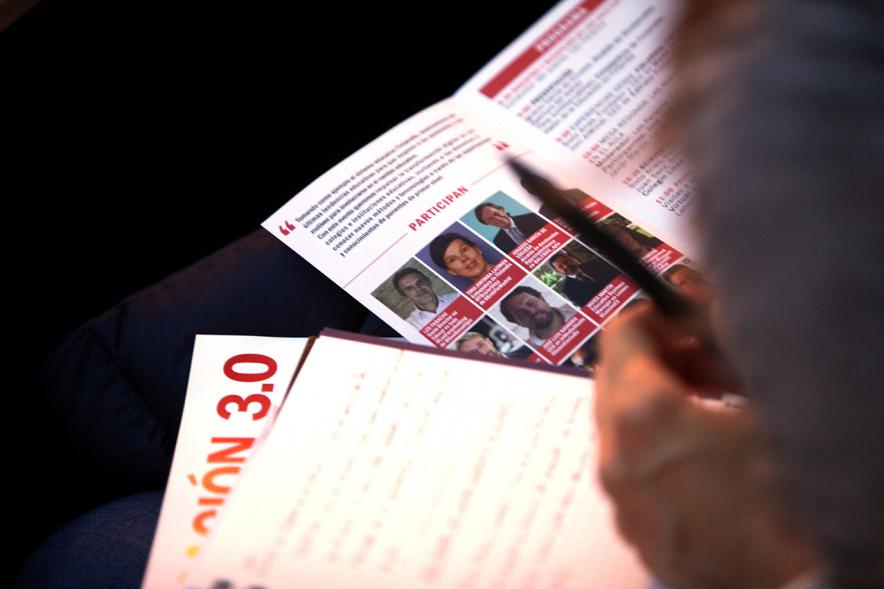5 Años al Futuro de la Educación en 5 Horas - Folletos y revistas del evento.