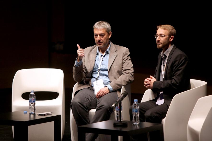 5 Años al Futuro de la Educación en 5 Horas -  Dos ponentes entrevistándose.