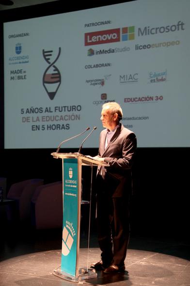 5 Años al Futuro de la Educación en 5 Horas - Discursos desde el escenario.