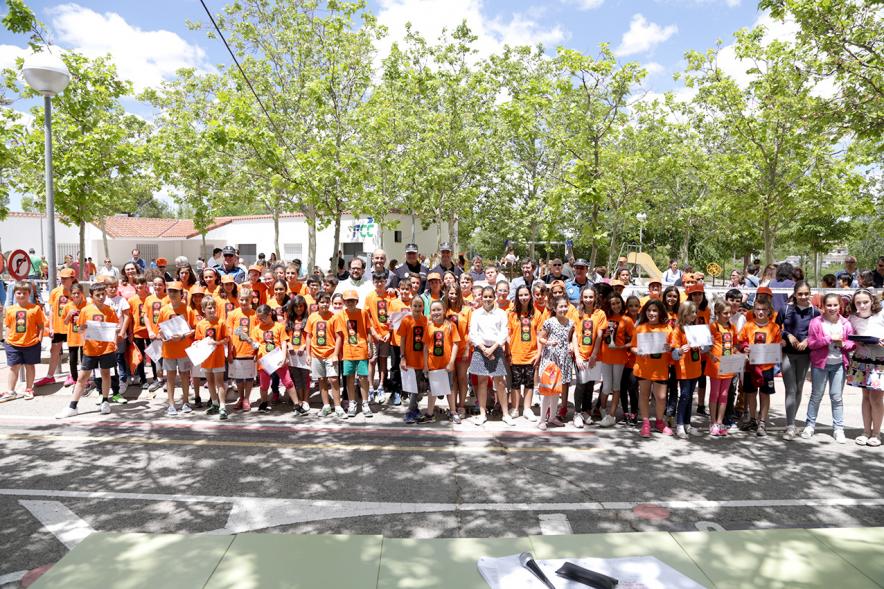 Entrega de Premios Concursos de Educación Vial -  Grupal de todos los participantes .