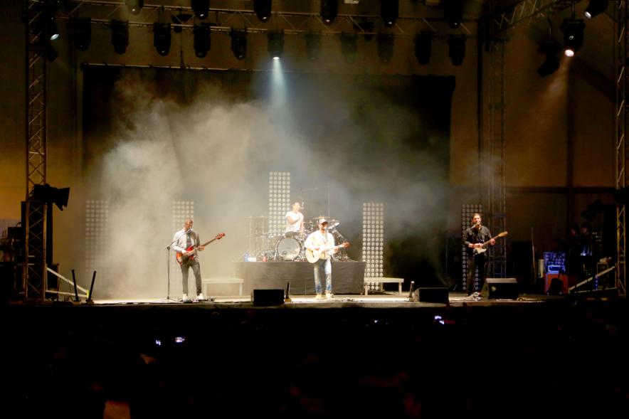 Miembros de la banda en un momento del concierto