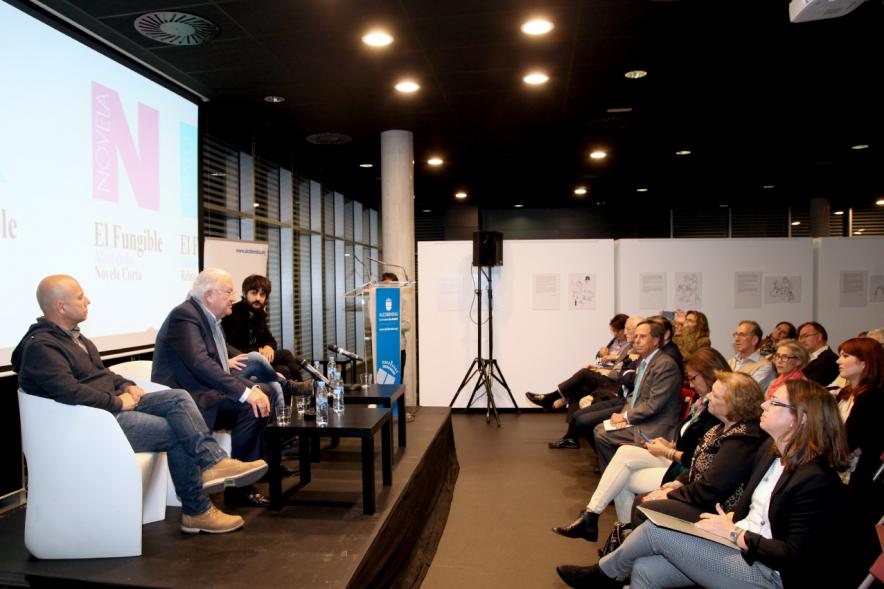 Presentación del Fungible 2017 - Plano lateral de la presentación.