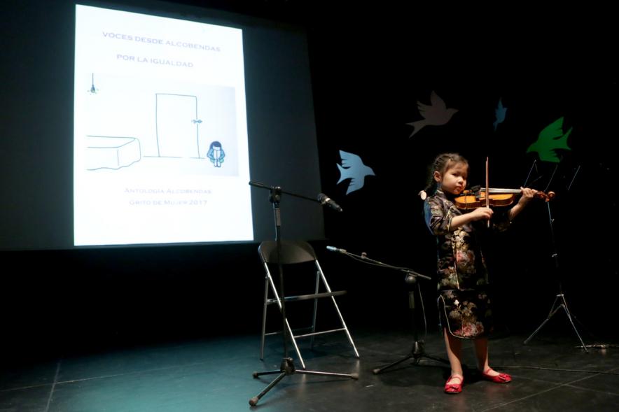 Encuentro Poético "El Grito de Mujer" - Actuación infantil.