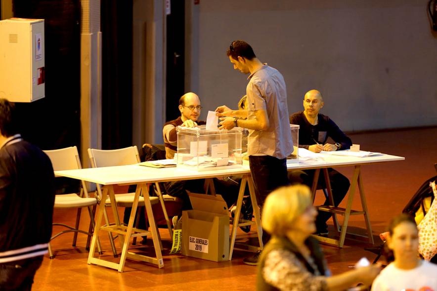 Ciudadano votando