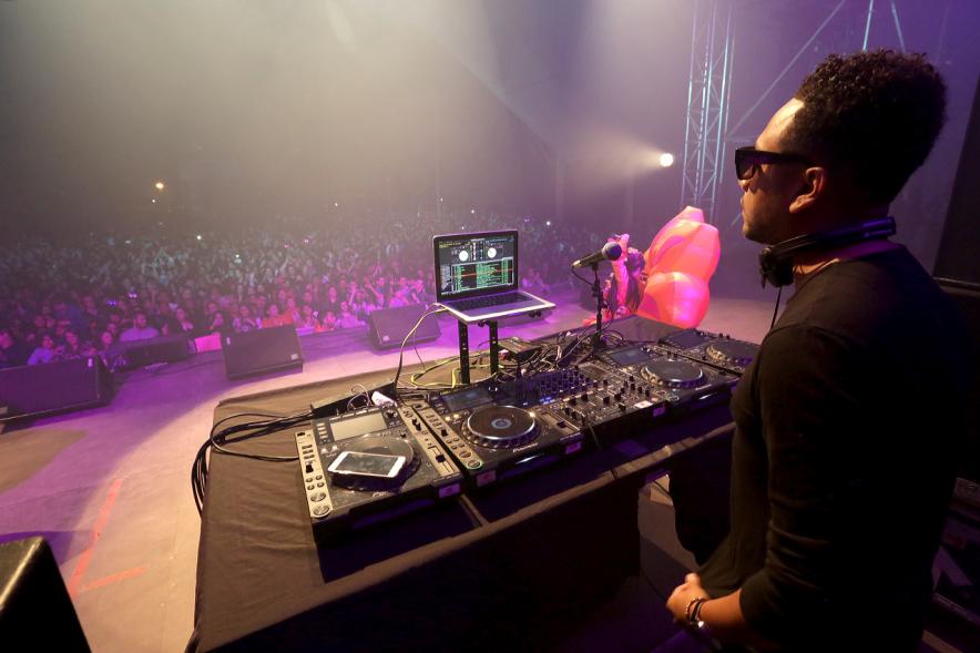 Dj durante el evento