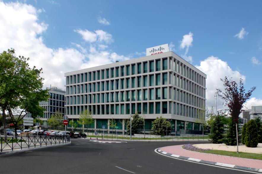 Edificio de oficinas en la zona empresarial del Arroyo de la Vega, donde se encuentra la sede local de la multinacional de sistemas de redes Cisco Systems