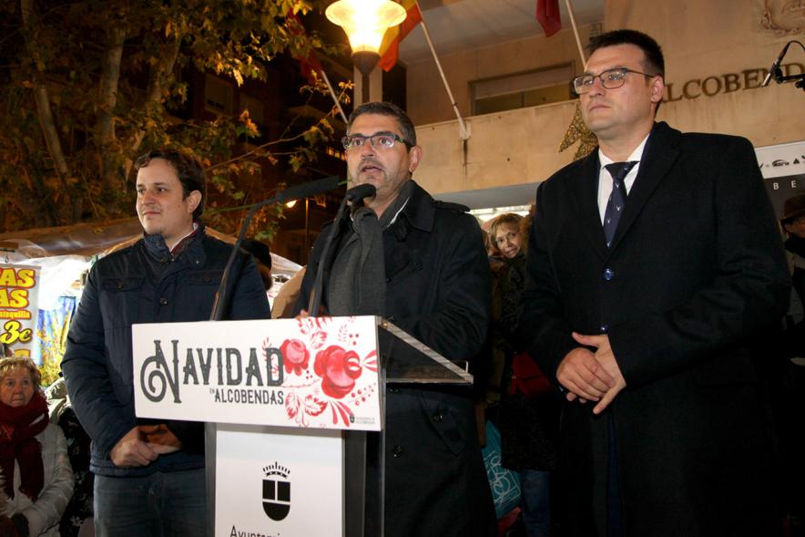 Encendido de Luces de Navidad 2019 - Discurso del alcalde Sánchez Acera junto al vice alcalde  Arranz y Alberto Polo, el concejal del distrito centro. 