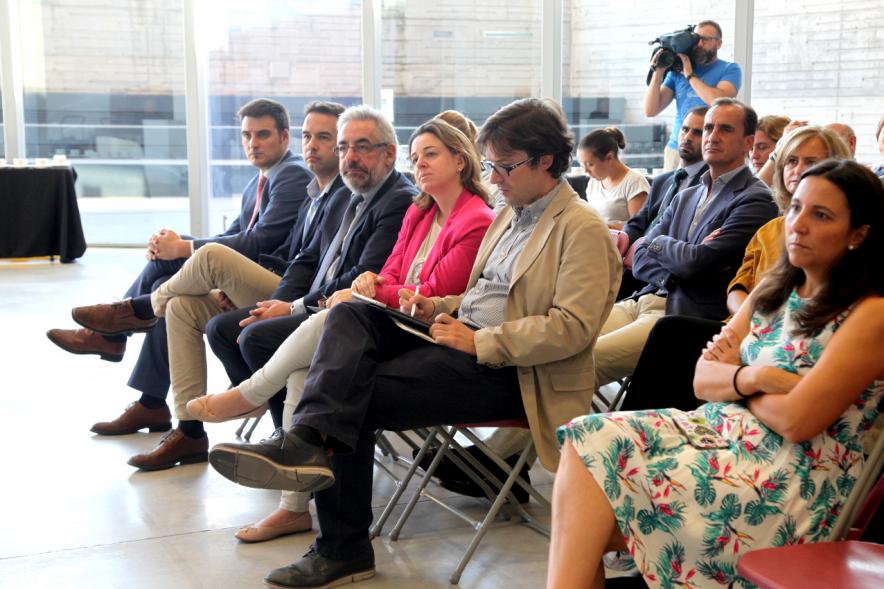 Ier Encuentro de Comercio Urbano de Alcobendas - Imagen de los asistentes al encuentro.
