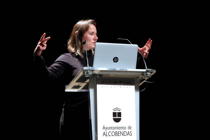 Semana contra la Violencia de Género - Encuentro con Oihane Ruíz - Primer plano del discurso de una participante del encuentro.