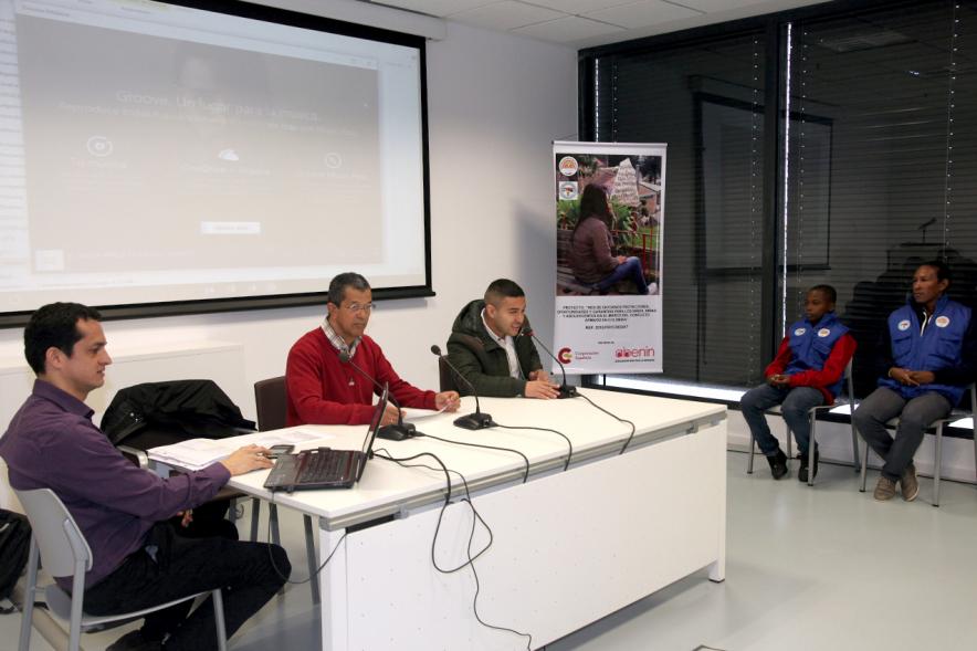 Encuentro Red Entornos Protectores -  Exposición del programa.