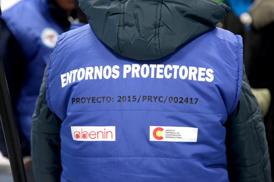 Encuentro Red Entornos Protectores - Rotulo de las cazadoras.