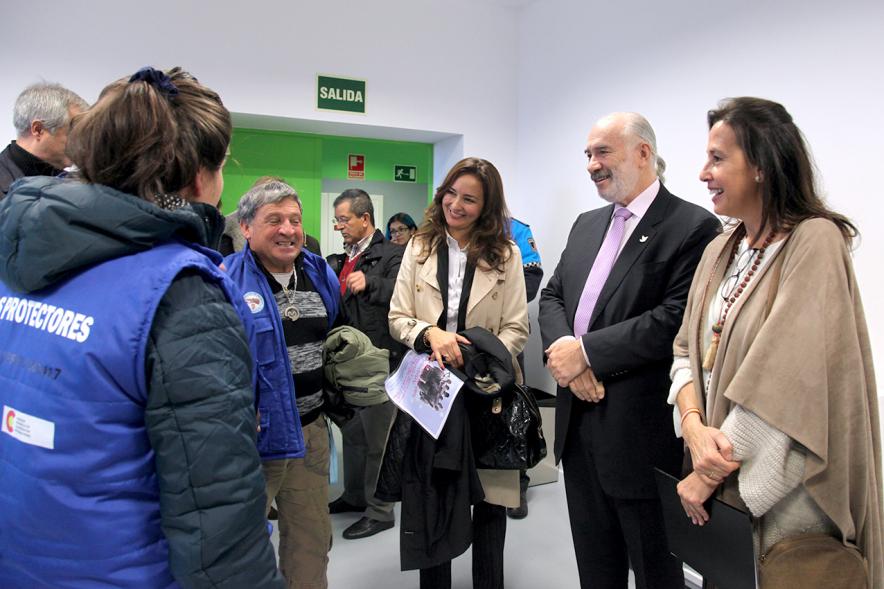 Encuentro Red Entornos Protectores - Integrantes del programa y las autoridades.   