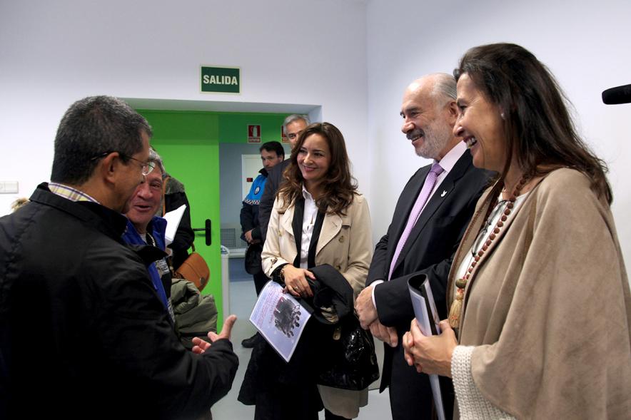 Encuentro Red Entornos Protectores -  Integrantes del programa y las autoridades.   