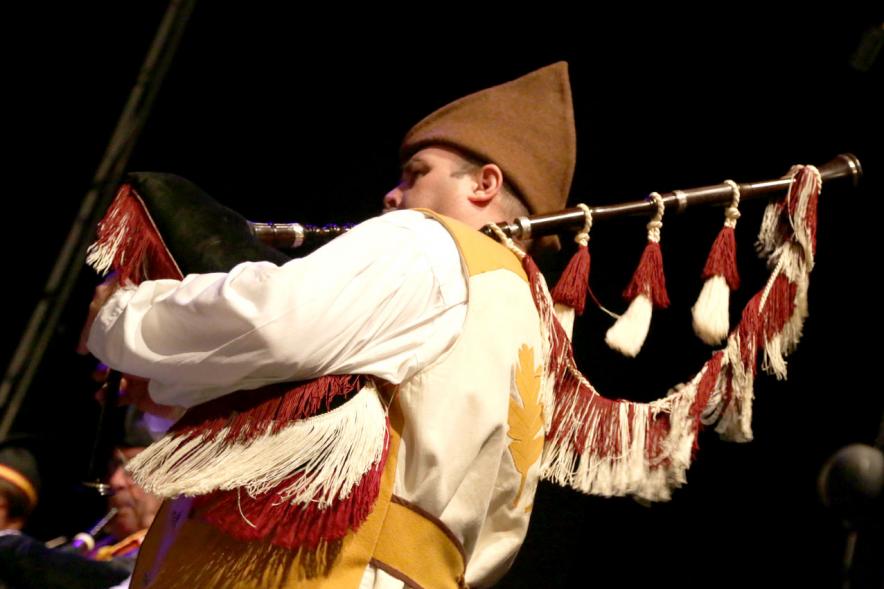 Entrecasas 2017 - Imagen de hombre tocando la gaita.