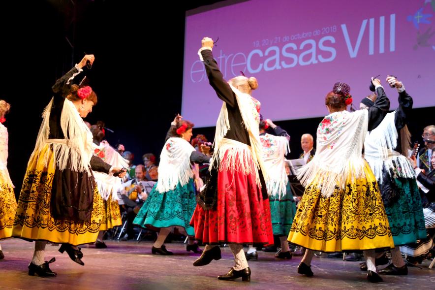 VIIIº Entrecasas - Festival de las Casas Regionales -- Imagen en movimiento de una jota gallega.