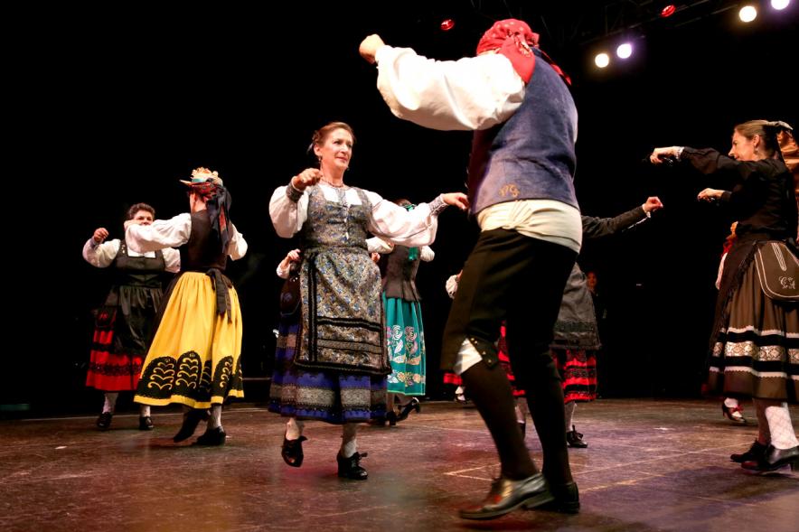 Baile regional con vestimenta típica. Festival Entrecasas 2019 