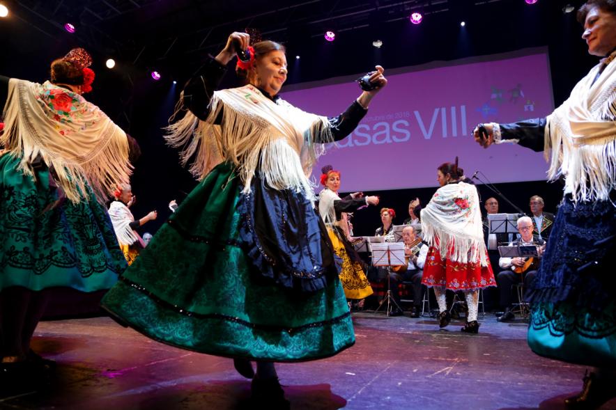 VIIIº Entrecasas - Festival de las Casas Regionales - Imagen en movimiento de una jota gallega.