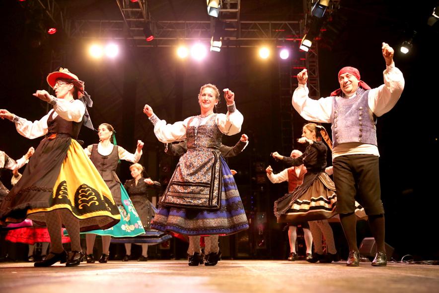 Baile regional con vestimenta típica. Festival Entrecasas 2019 