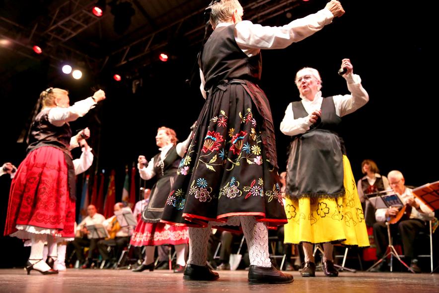 Baile regional con vestimenta típica. Festival Entrecasas 2019 