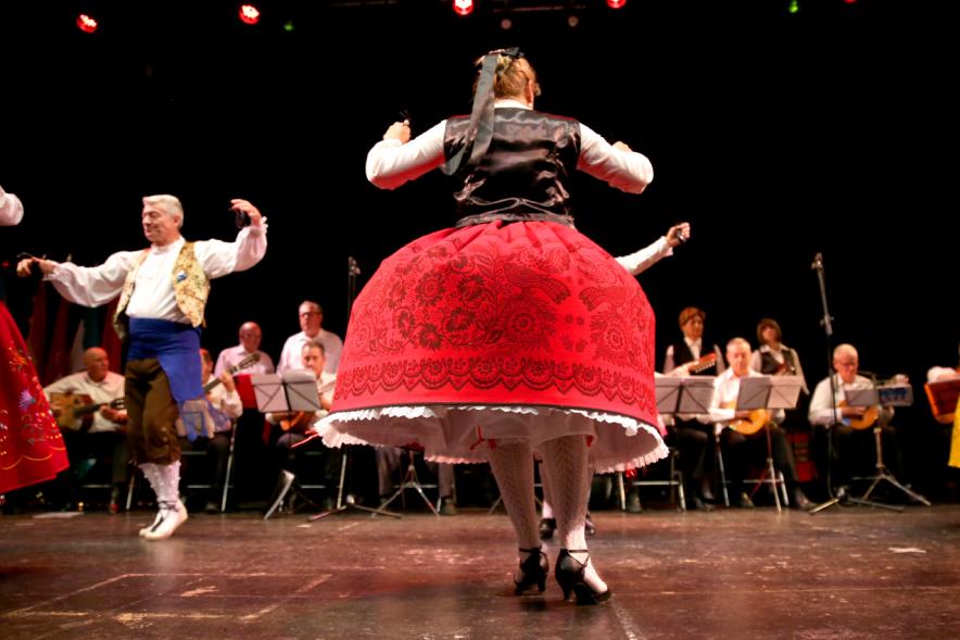 Baile regional con vestimenta típica. Festival Entrecasas 2019