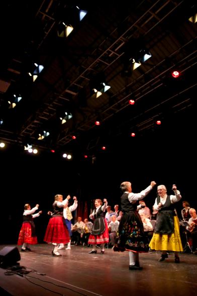 Baile regional con vestimenta típica. Festival Entrecasas 2019 