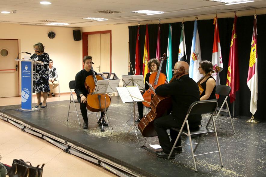Entrega de Premios XVI Certamen de Poesía de las Casas Regionales - Lectura poética con orquesta.