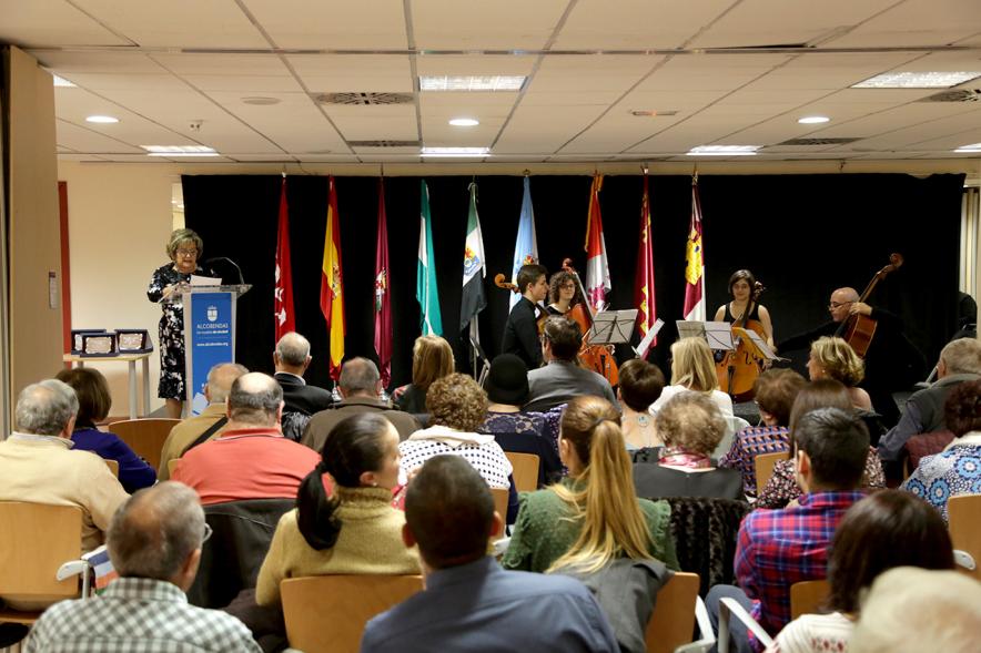 Entrega de Premios XVI Certamen de Poesía de las Casas Regionales -  Imagen general del evento poético.