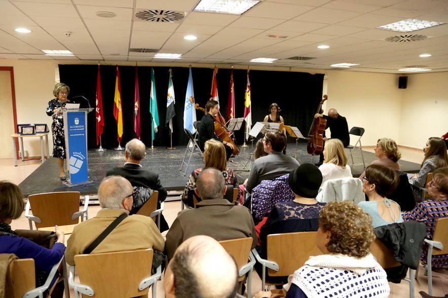 Entrega de Premios XVI Certamen de Poesía de las Casas Regionales - Imagen general del evento poético.